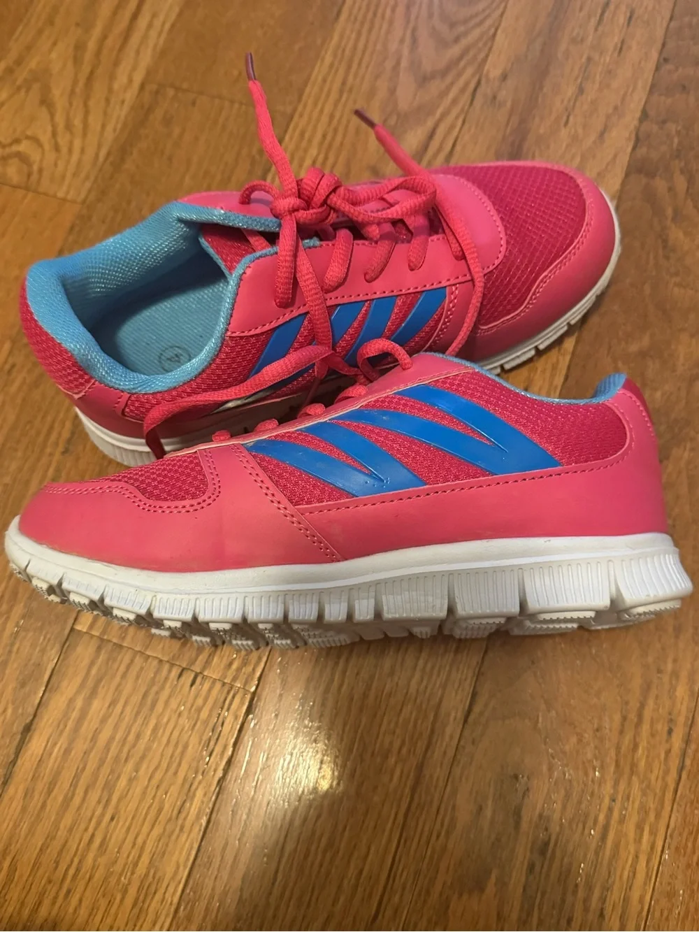 Girls Pink Tennis Shoes Size 4